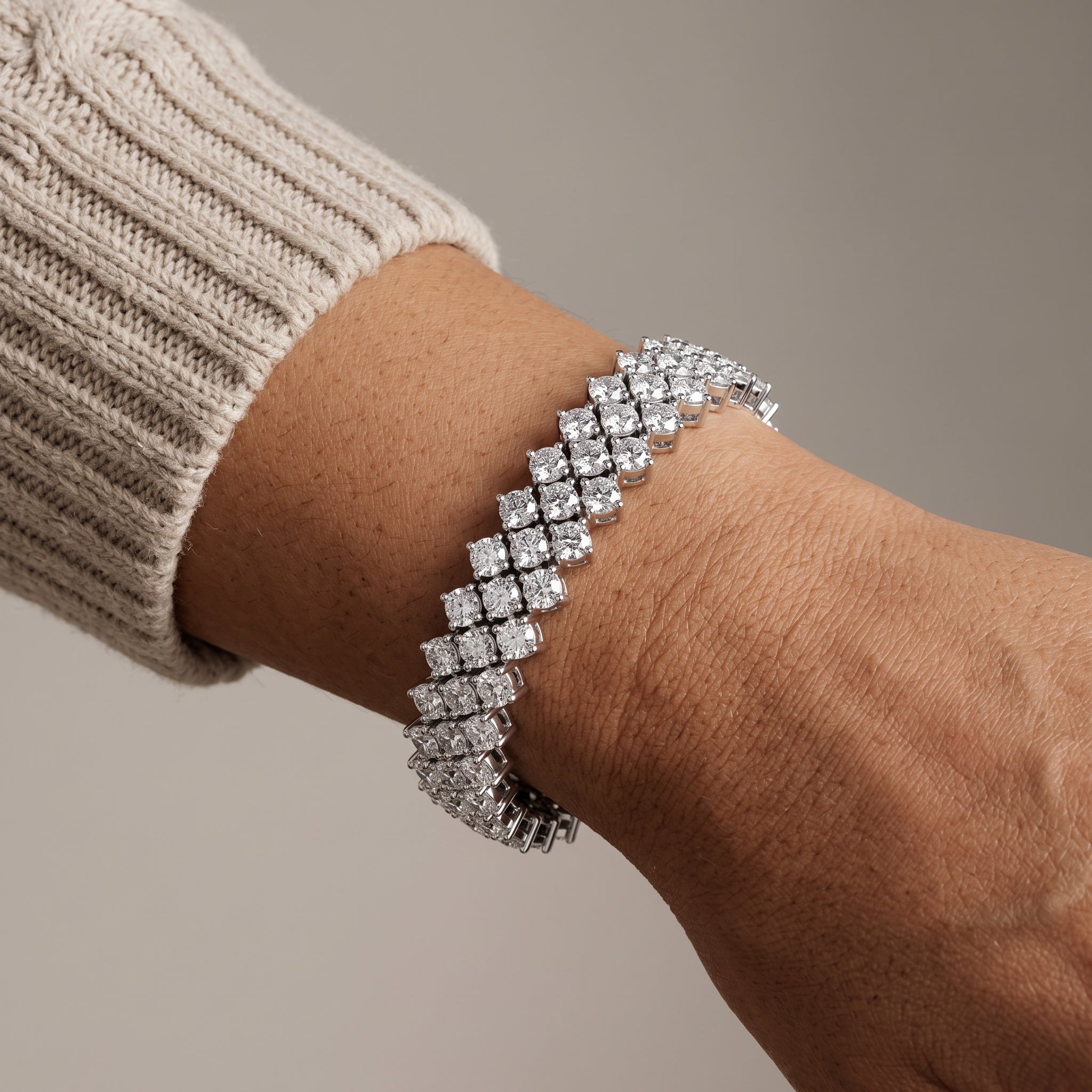 White Metal Round Moissanite Tennis Bracelet